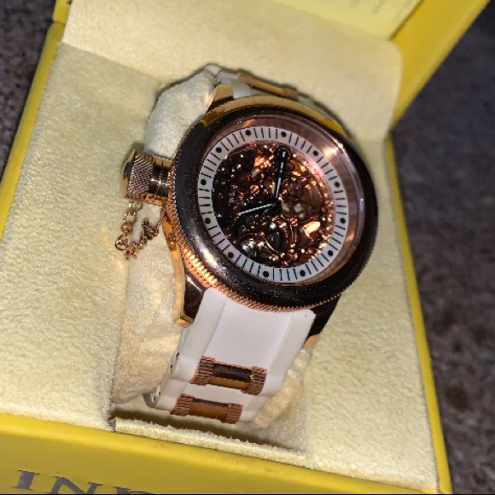 Watch - Picture 2 of 6